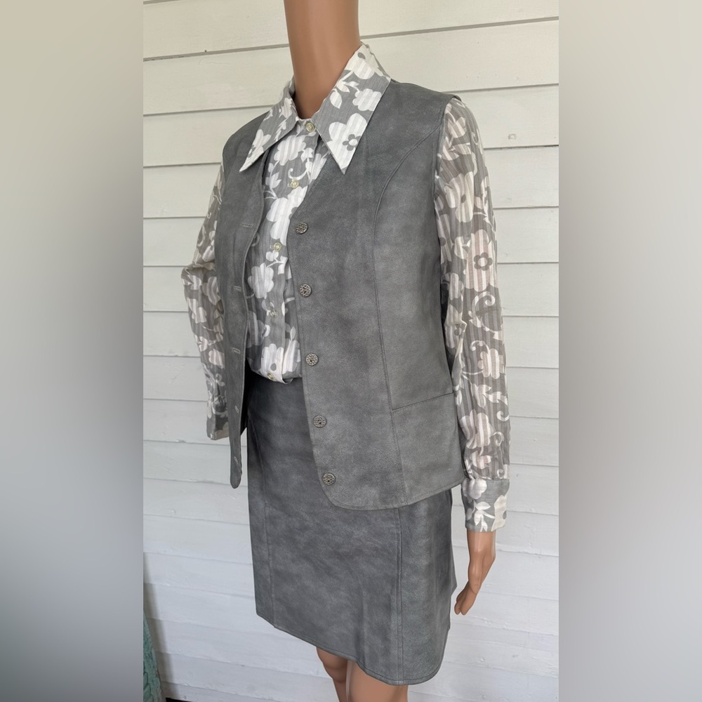 70s Pleather Vest Skirt Set Gray Print Blouse Vintage XS S